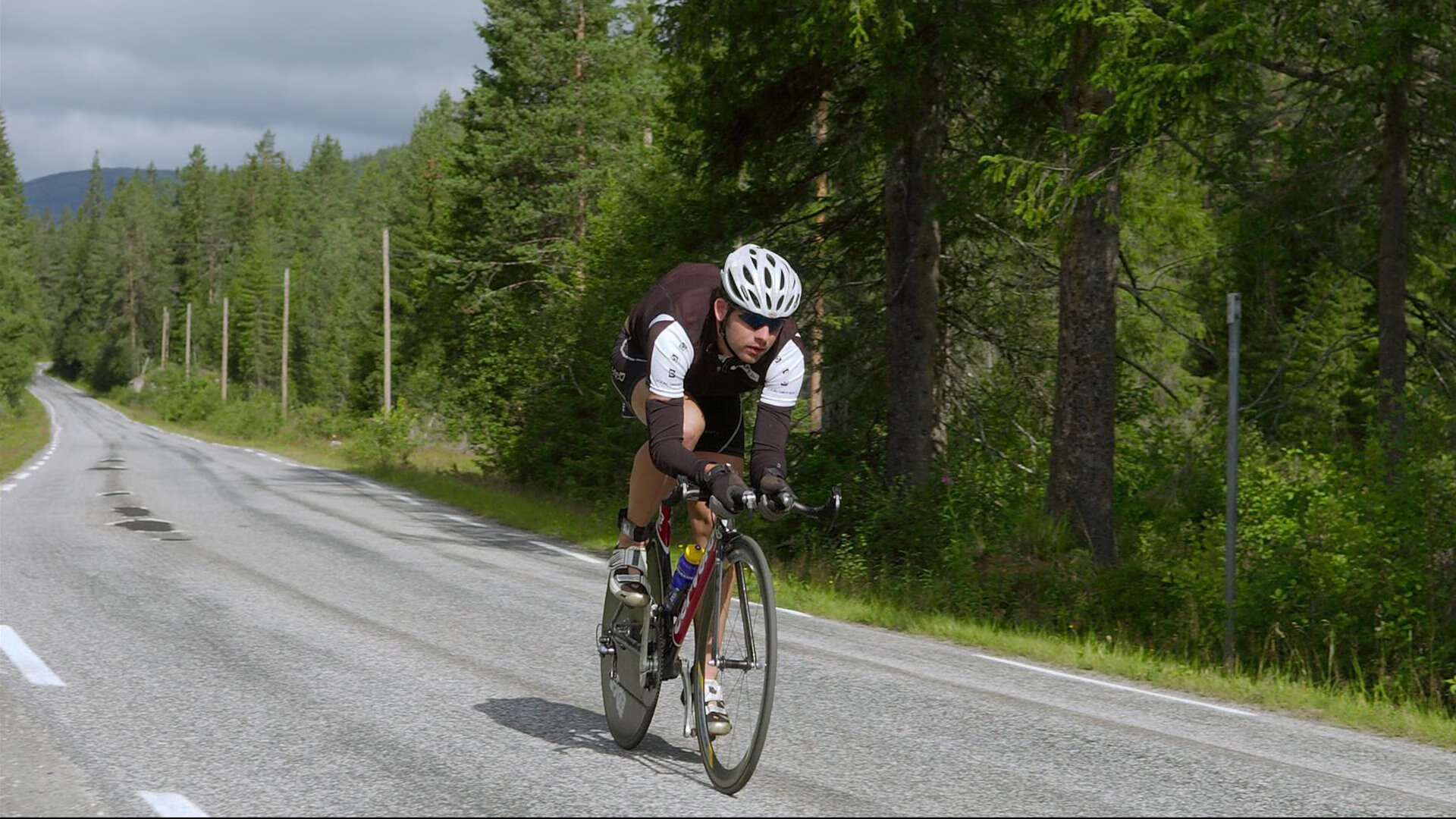 _比赛策略揭秘：如何应对强劲对手_，面对强劲的对手,我们找到缺点