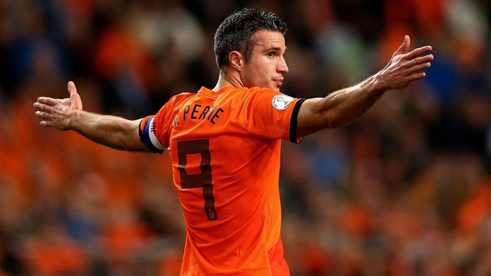 伊朗骑手卡尔·阿里·阿尔达比在巴黎奥运会上首次亮相即夺得障碍赛银牌，表现出色。