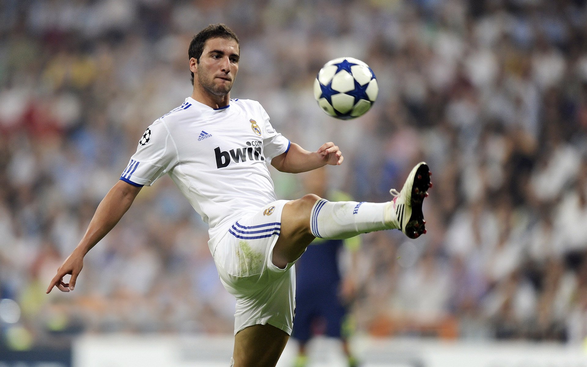 柏林赫塔克服困难,球队士气回升,柏林赫塔足球